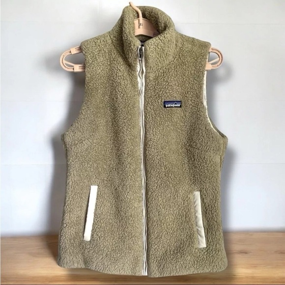 Patagonia Jackets & Blazers - Patagonia Women Sz M Los Gatos Vest  Beige Fleece Fuzzy Deep Pile Full Zip Logo